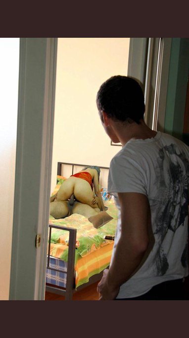 ليه كس مراتك واسع وكبير عليك ؟؟!
عارف انك بتسأل نفسك السؤال دا كل مره تنيكها فيها مع ان زبرك صغير ورفيع ، 
الحقيقه انك عارف الإجابه كويس بس بتخاول تعمل نفسك انك مش واخد بالك لأن زبري بيوصل لأعماق الرحم عندها مش زيك يا خول 😈🔥🍑❤️💦