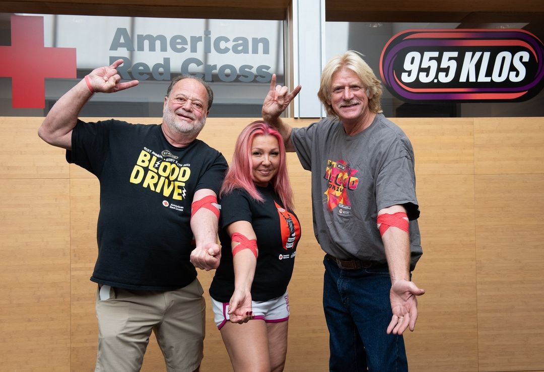 antisroofing's tweet photo. SoCal rockers showed up &amp; rolled up their sleeves for the 42nd annual @955KLOS Blood Drive!  

Because of you amazing listeners, 2,021 blood products are now on their way to help those who desperately need it!

Antis Roofing was proud to be a presenting sponsor of this drive! 🤘 https://t.co/lLb75CeTma
