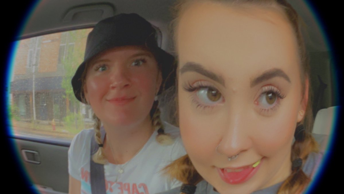cloudykaelyn's tweet photo. just girls being girls in nashville https://t.co/vKVlyRpVvS