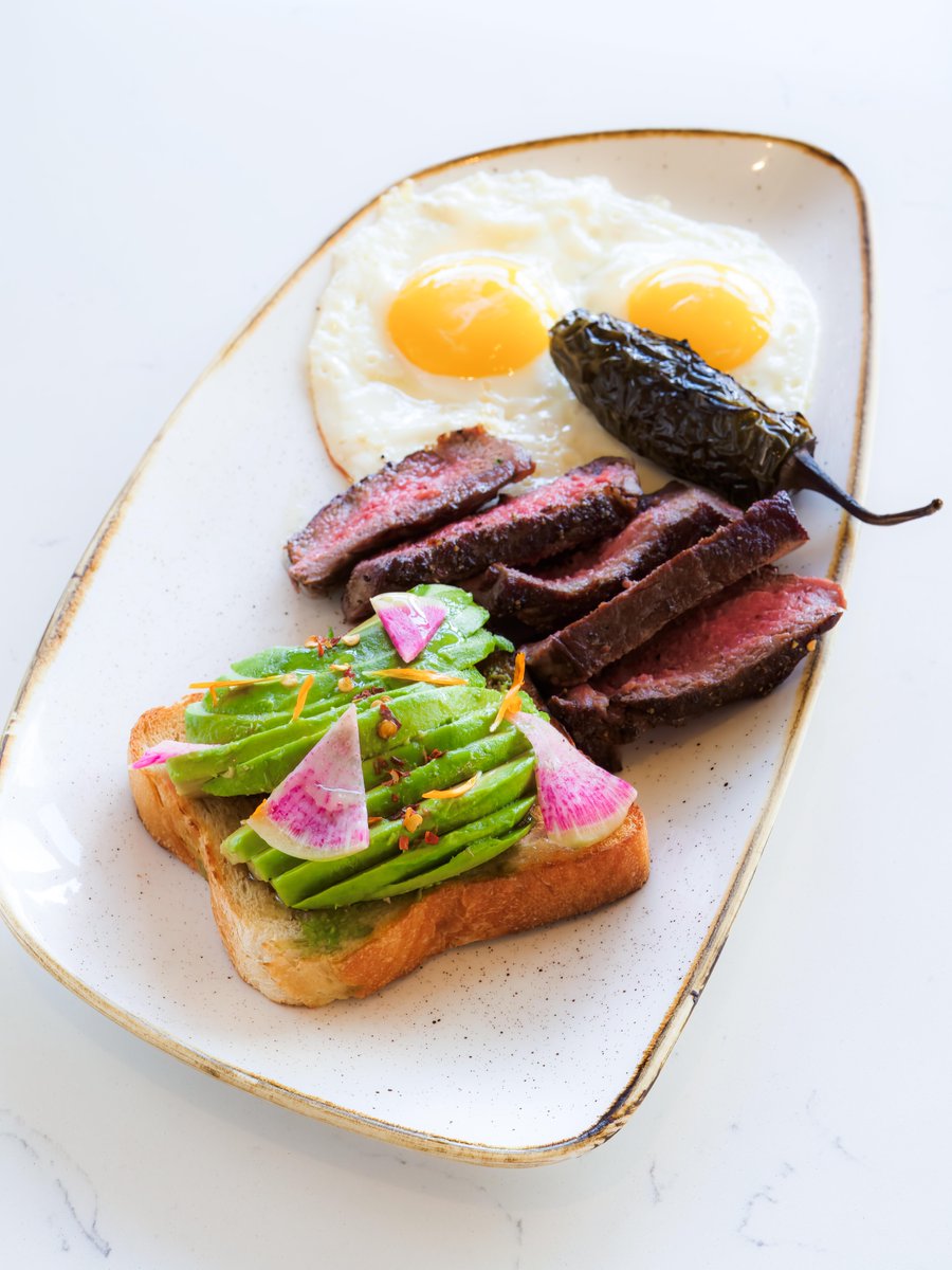 GrandHyattSA's tweet photo. Looking for something to eat downtown? Enjoy Bar Rojo for breakfast, lunch, or dinner!

#safoodies #sanantonio #satx #downtownsanantonio #do210 https://t.co/DnABB9u44f