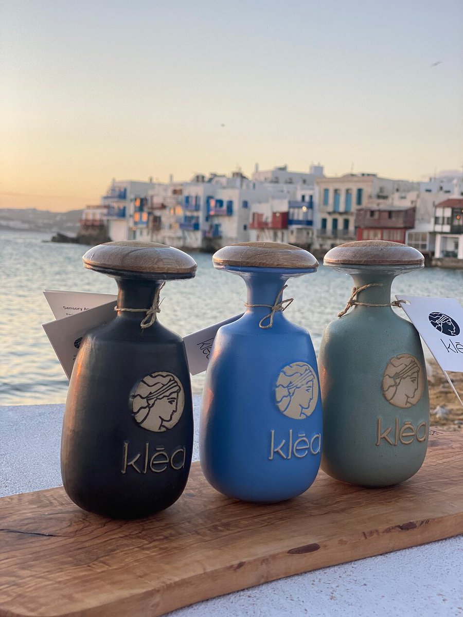 eleniannacom's tweet photo. 🌿🍴 Drizzle on your salad or pasta for a taste of Greece! Our Halkidiki Olives from Hondrolia Variety are Extra Virgin and full of flavor. 🇬🇷 #GreekOliveOil #HealthyEating #FoodieLife #OliveOilLove #PureAndNatural #FromTheSource #HondroliaVariety #HalkidikiOlives https://t.co/kMkOQD5HK2