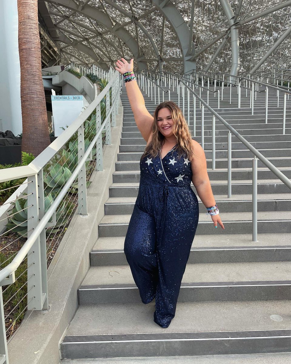 XoXoEmGro's tweet photo. Midnights gal, but make it a jumpsuit!!!! https://t.co/jXWDqfbzJL