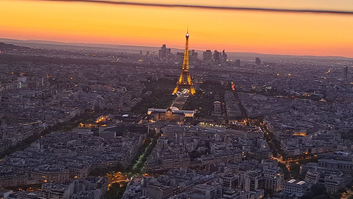 Paris by night ❤️ #tourmontparnasse #paris #Frankrijk #vakantie