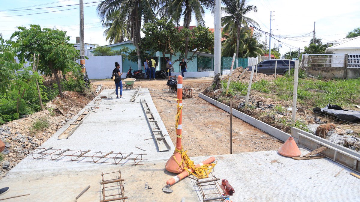 #SecInfraestructura| #EnImágenes: Inspección de obras en varios sectores de la isla <a href="/EVERTHHAWKINS/">Everth Hawkins Sjogreen</a> .

Cabañas Altamar, 42% de avance.