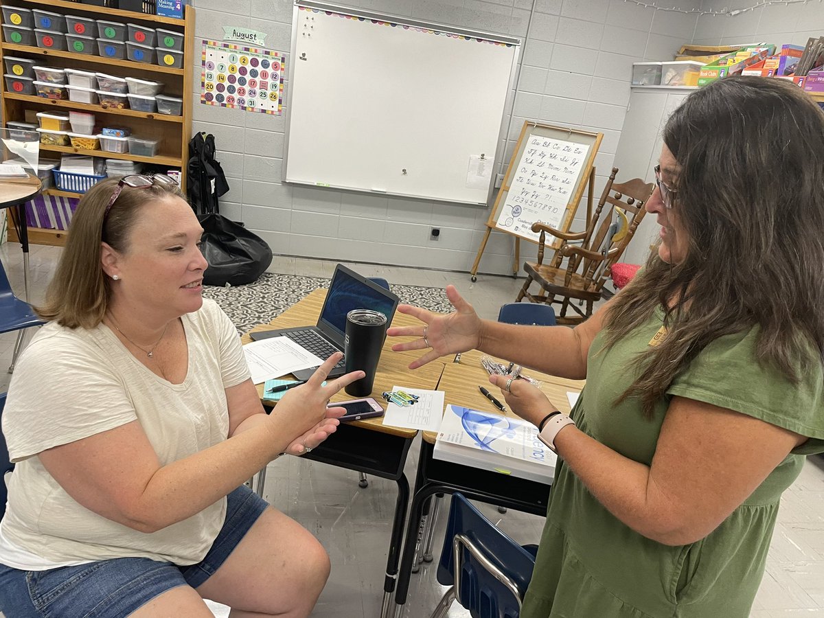 MrsNoeMath's tweet photo. #FiguringOutFluency and flowers! Thanks @NewFranklinR1 Elementary
for being great learners today and for the beautiful flowers!
@HOMRPDC @Melissa60200140
#fluency @JBayWilliams https://t.co/hfcALxVNou