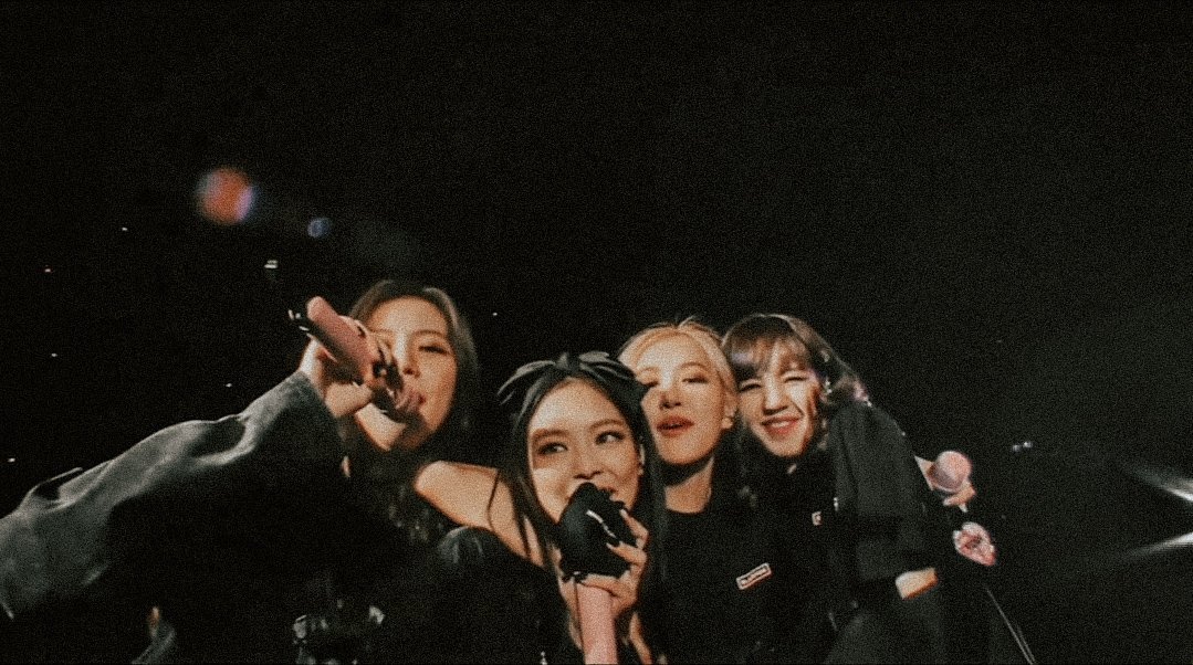 black1pinki's tweet photo. My girls, happy seventh anniversary. I will always give you love and support. We're together forever.

моя любовь.
@BLACKPINK https://t.co/thUhaLH6PT