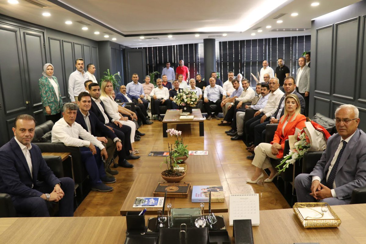 Cumhurbaşkanı ve AK Parti Genel Başkanı <a href="/RTErdogan/">Recep Tayyip Erdoğan</a> tarafından kısa bir süre önce Adana İl Başkanlığına atanan <a href="/ozangulacti/">Ozan Gülaçtı</a> toplumun bütün kesimlerinden destek aldı ve kabul gördü.