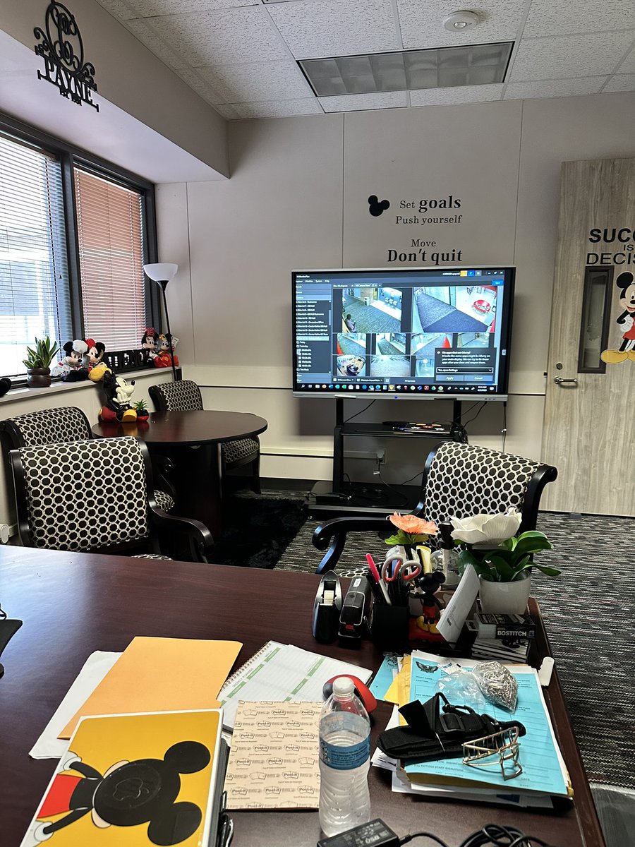 Look who popped up at KI. We had a fabulous 1st day of school. The best is yet to come.

<a href="/KleinISD/">Klein ISD</a> <a href="/KleinIntKISD/">Klein Intermediate</a>