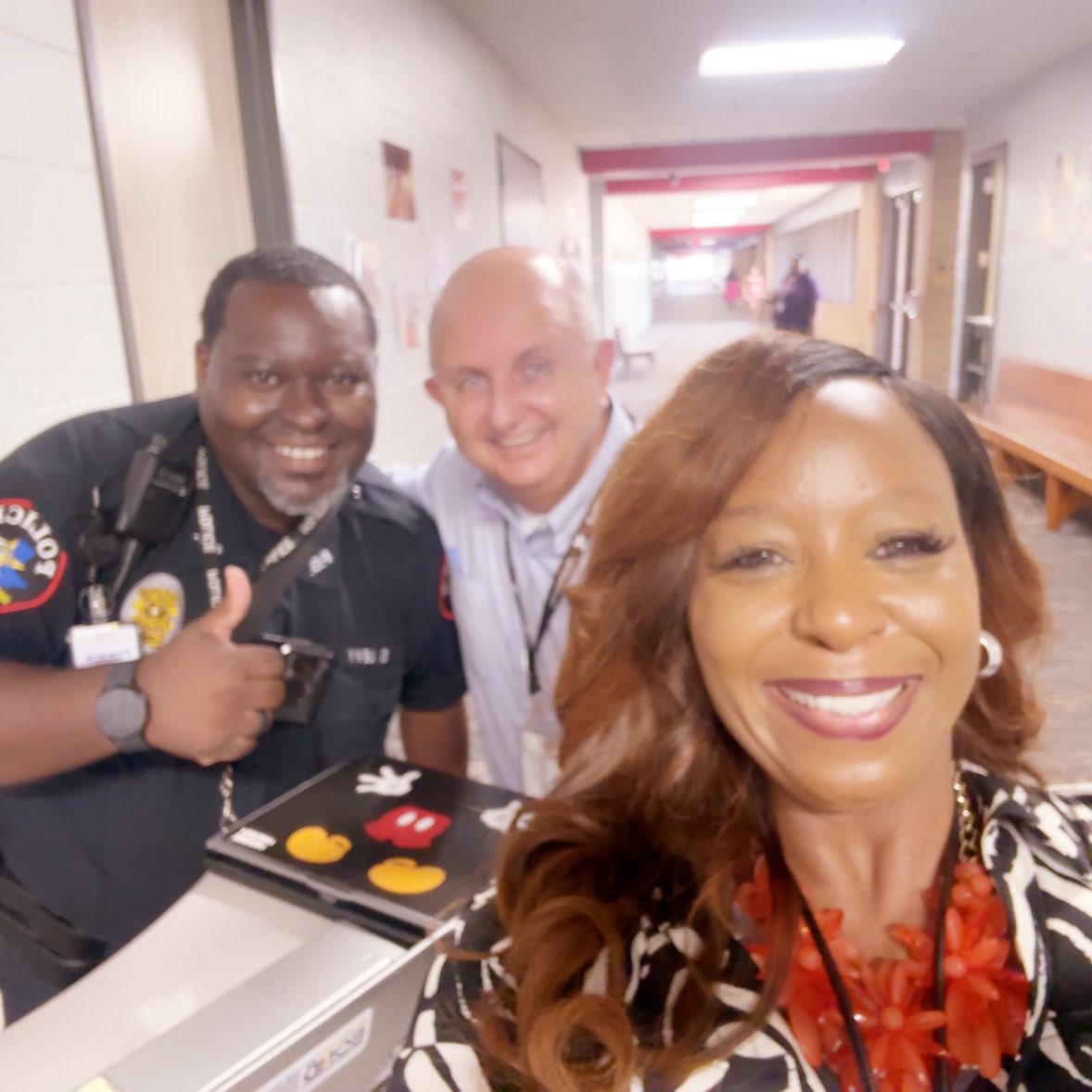 ChrystalP10's tweet photo. Look who popped up at KI. We had a fabulous 1st day of school. The best is yet to come.

@KleinISD @KleinIntKISD https://t.co/4EYuIZedFR