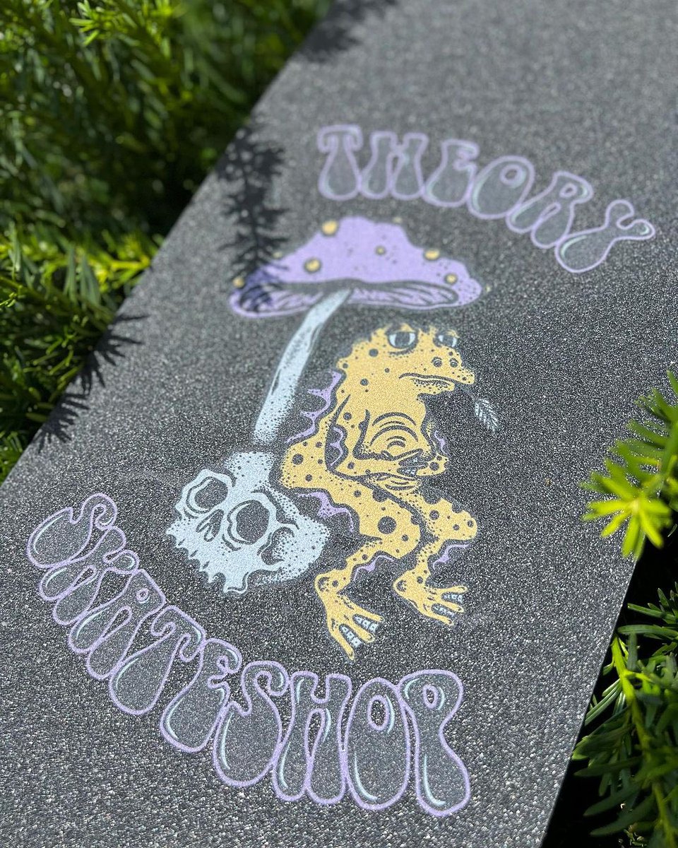 mobgrip's tweet image. SUPPORT YOUR LOCAL 🎯
@theoryskateshop has you covered on their custom shop grip! Featuring art by @sketi__, roll through to cop a sheet!!
#MOBgrip