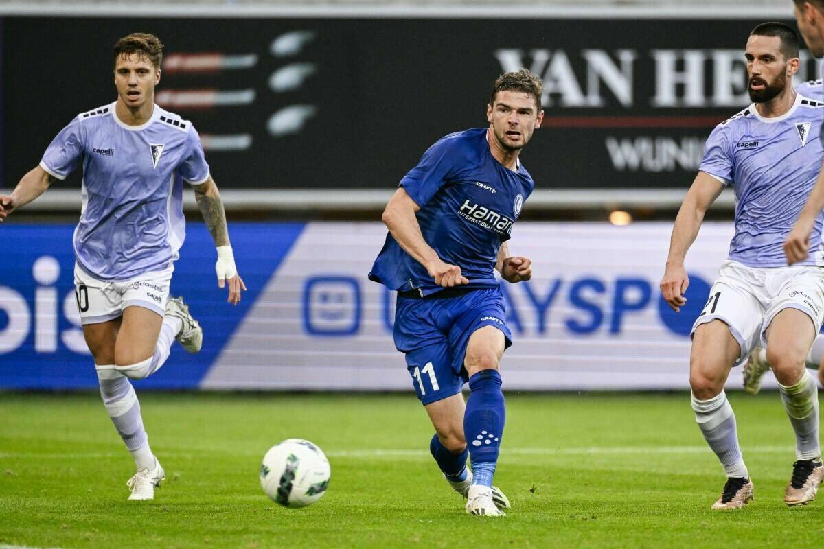 ARAG_KAAG's tweet photo. Na de wedstrijd van vanavond #gntpog heeft Hugo Cuypers de titel van Mister Europe @KAAGent binnen handbereik:
1. Kalifa Coulibaly 12 ⚽️ in ⏱️1056 speelminuten (21🦬)
2. Hugo Cuypers 12 ⚽️ in⏱️1265 speelminuten (16🦬)
(Foto: Belga)
#gntpog #COBW #UECL #kaagent https://t.co/CejzQjQVCK