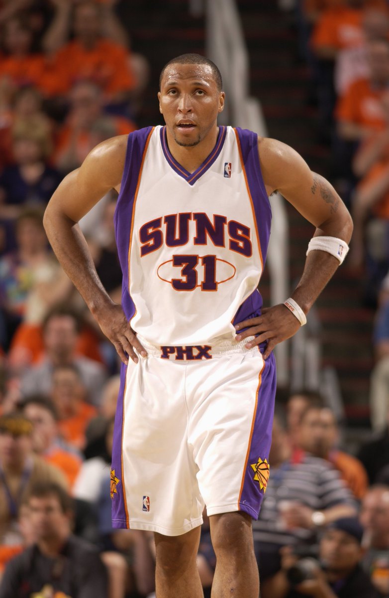 BleacherReport's tweet photo. Suns are retiring the jerseys of Shawn Marion (No. 31) and Amar’e Stoudemire (No. 32) 👏

Two Phoenix legends 🏜️ https://t.co/Cq5GsCuqnw