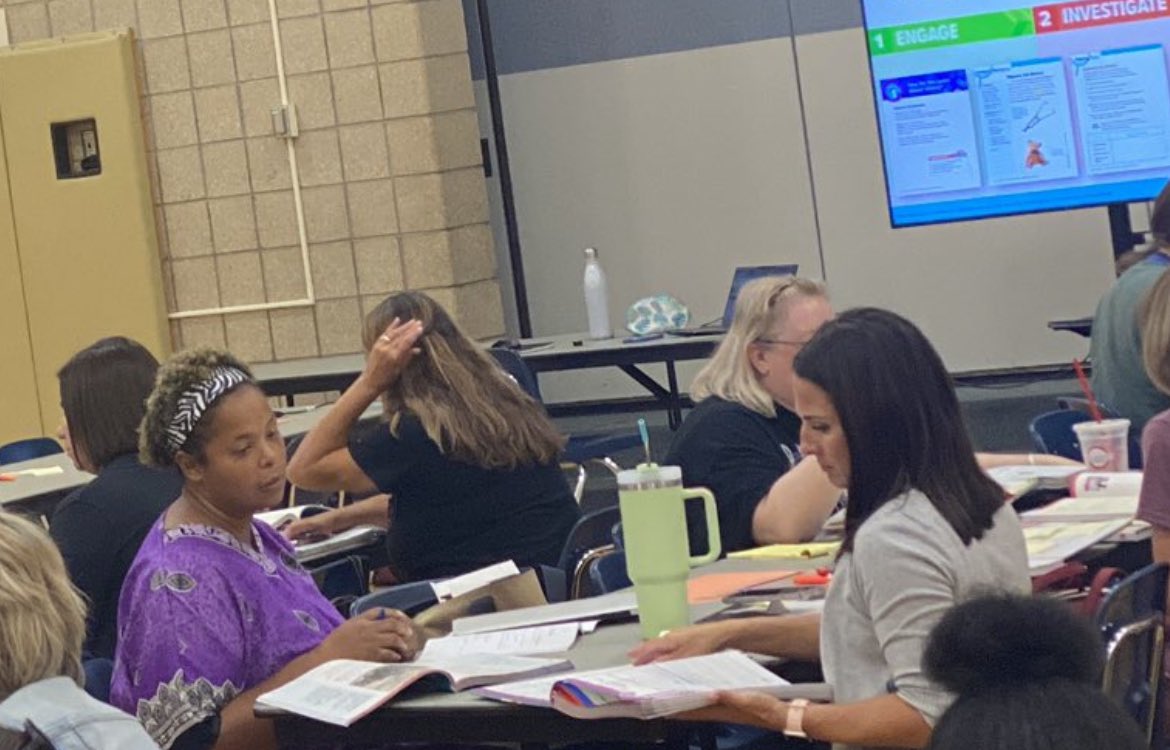 OPS_Belvedere's tweet image. Grade-Level TEAMS were busy today, diving into our new social studies curriculum! Great things are ahead! #readysetglow