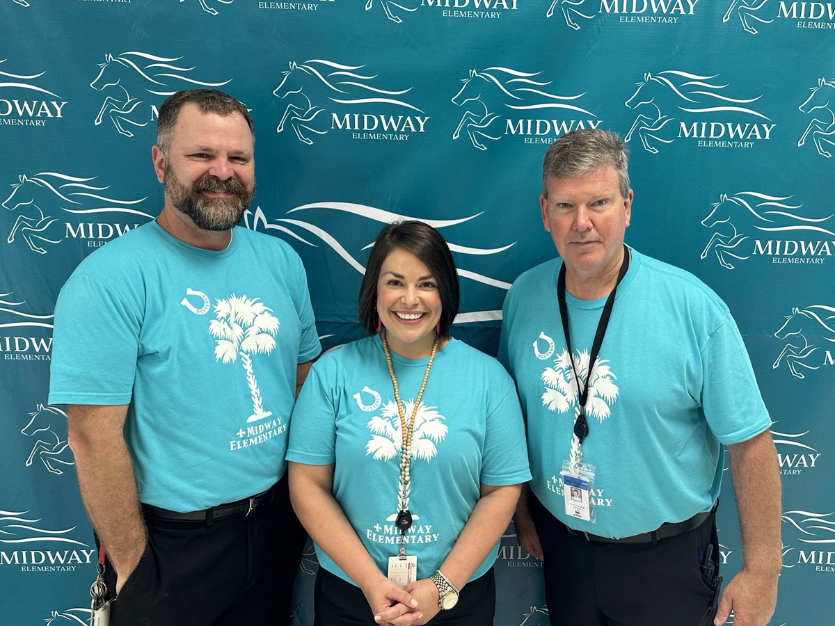 Midway_Mustangs's tweet photo. A great first day to start the 2023-2024 school year! @LexingtonOne #lex1day1 https://t.co/bwdG3mjXlW