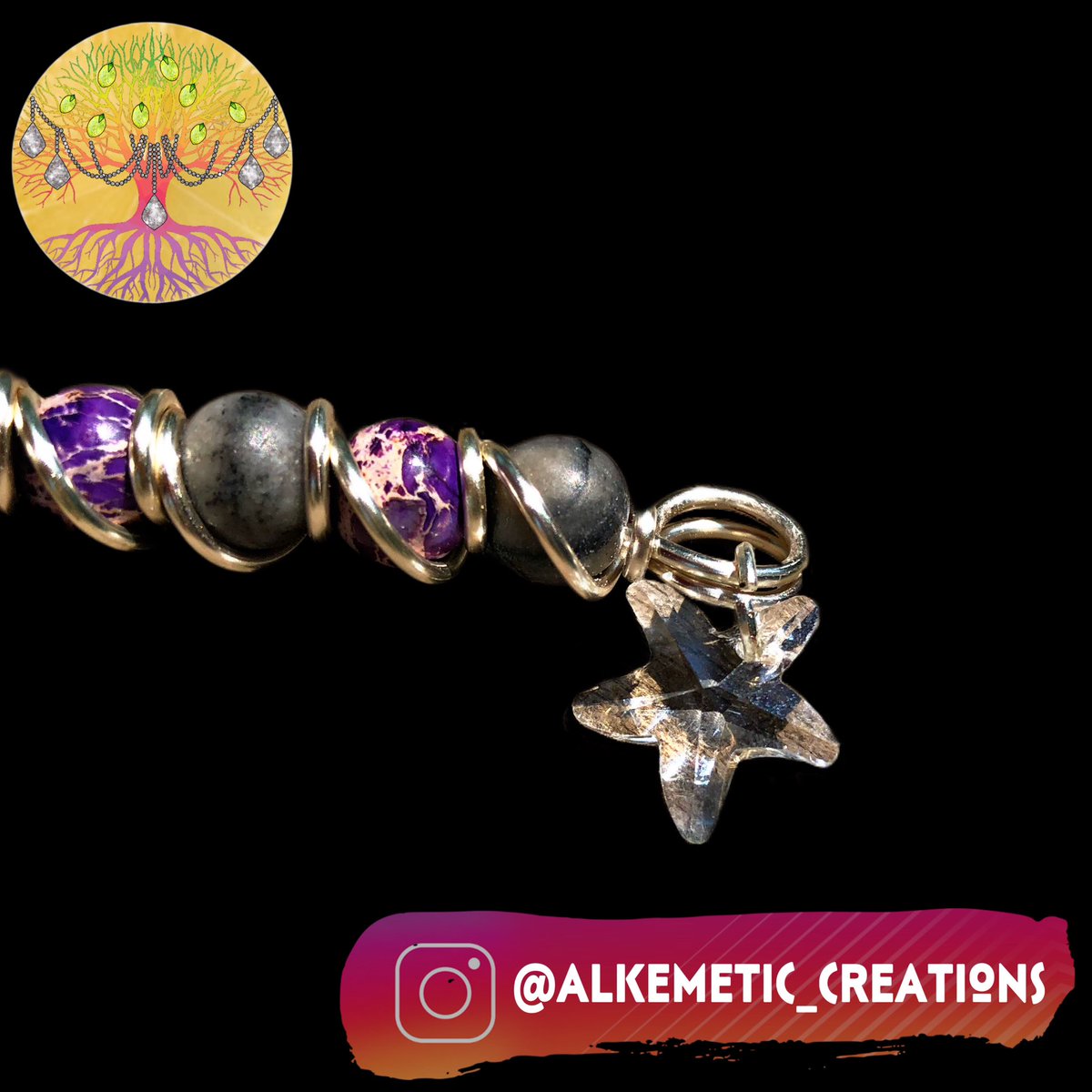 Purple Imperial Jasper & Black Network w/ Aura Star Charm Blunt Clip. DM to purchase.

#bluntclips #roachclips #stayhigh #cannabiscommunity #highlife #marijuana #maryjane #bluntsmoker #weed #dontburnyournails #prettypothead #pothead #stoned #crystalaccessories #hippie #hippielife