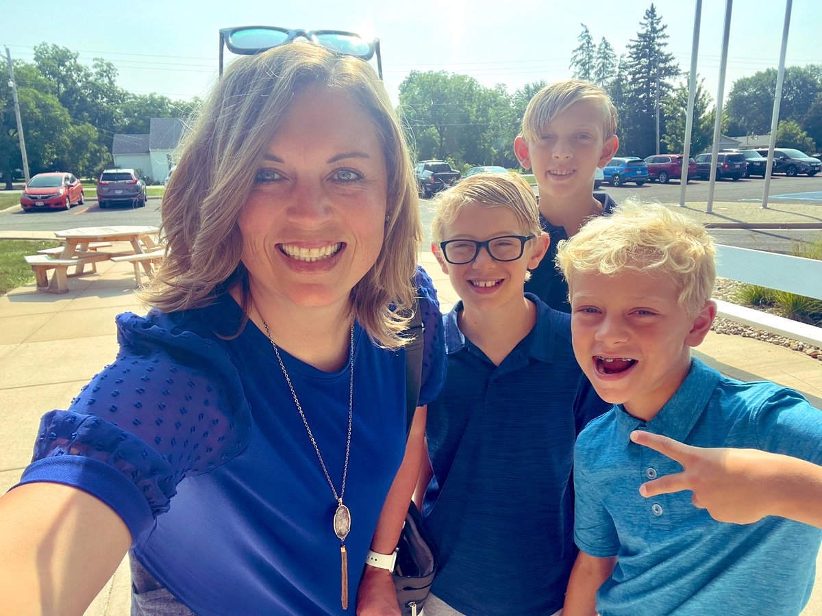TeenTeacherLA's tweet photo. We had a great time at Otsego’s one stop #BackToSchoolDay event this morning! 

The kiddos and I are looking forward to another amazing year as #OtsegoKnights 🧡

#1HB #BackToSchool https://t.co/CVUInFwaw3