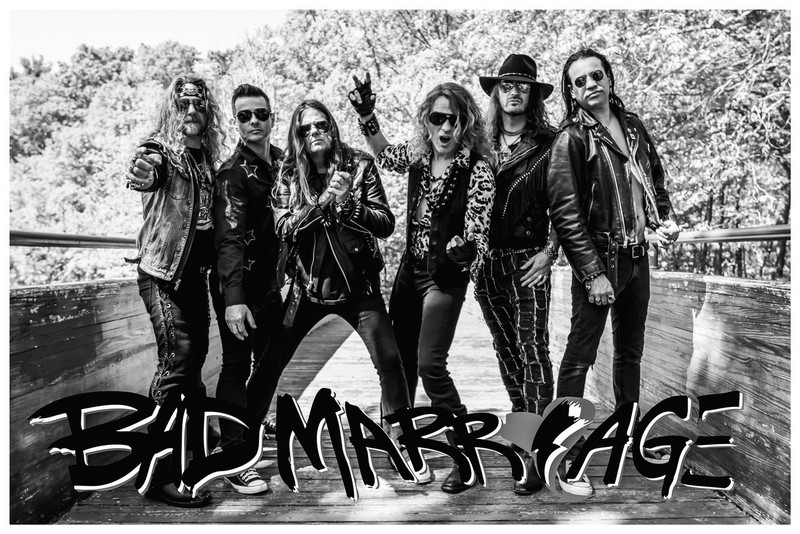 NotYerAvgChick's tweet image. .@BadMarriageBand fans find out what the band shares with me exclusively for @StarryMag about latest EP #ArtificialMind at starrymag.com/bad-marriage-a…! We talk lead single #TearitDown, new member Tommy Skeoch, performing live, upcoming music and more! #rocknroll #rockmusic
