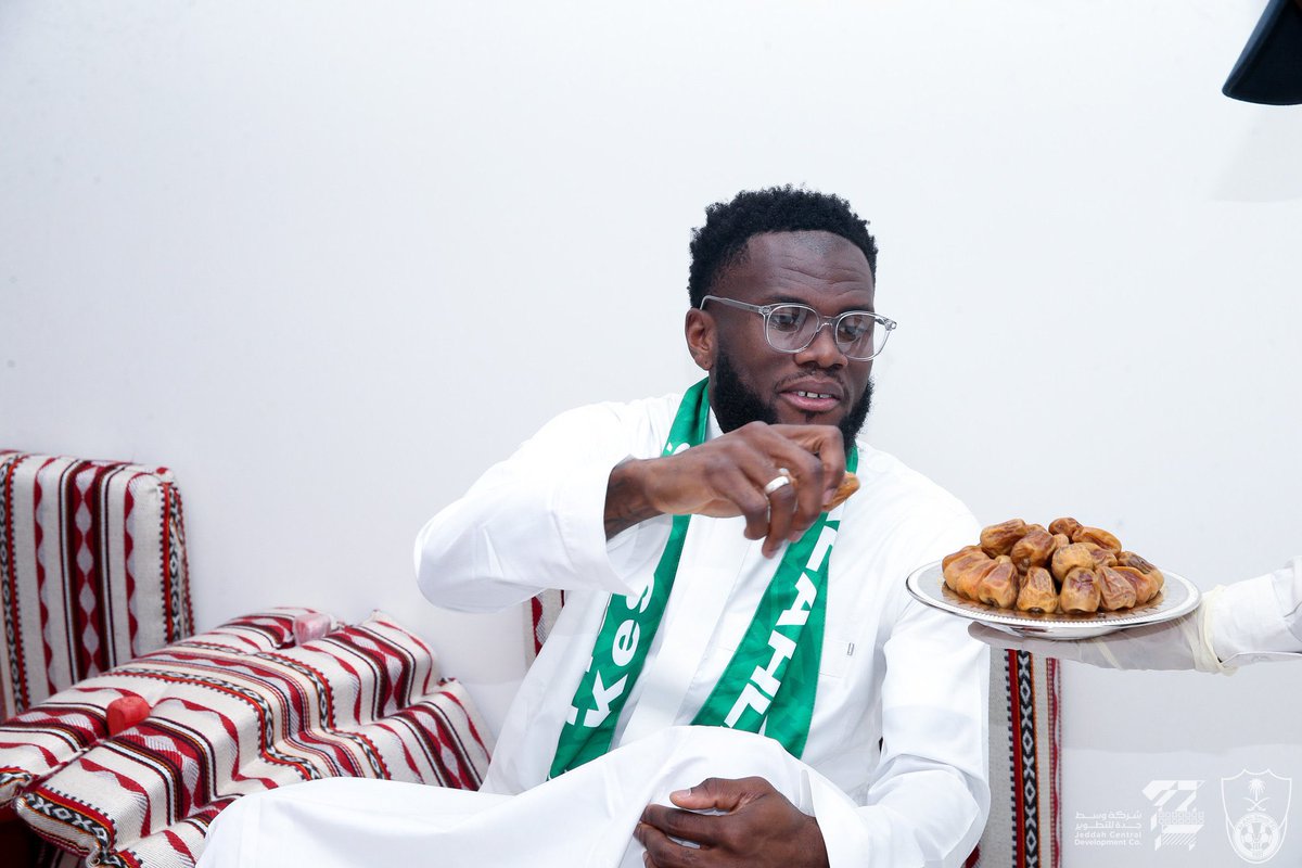 ALAHLI_FCEN's tweet photo. 🫡🤩

#WelcomeKessié https://t.co/ZjQZR1L8k0