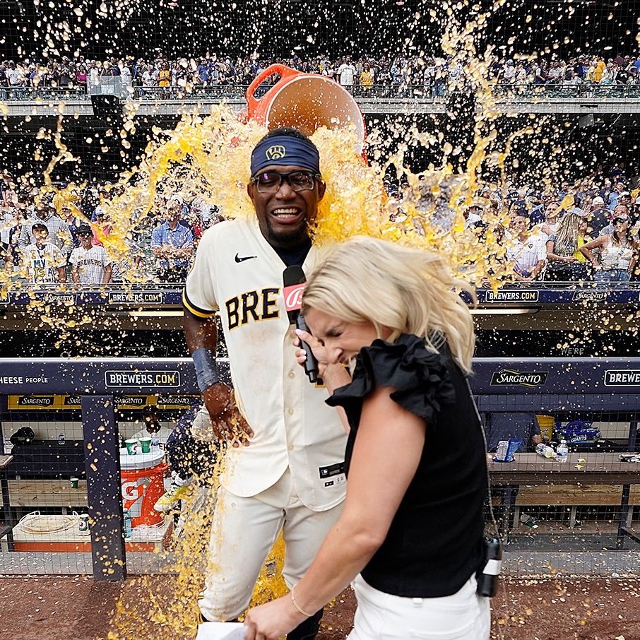 Milwaukee Brewers tweet media