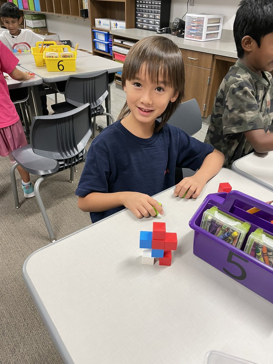 Bryant_STEAM's tweet photo. 1st graders used their imaginations to create new things! @PISDBryantElem #BlazingTrails https://t.co/9ixs97VyJa