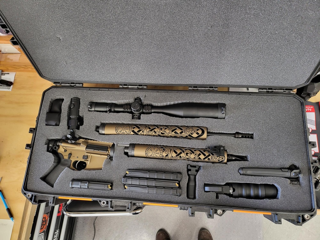 ARS_unique's tweet image. There's nothing like the feeling of creating your own custom gun. Check out this awesome AR-15 build - what would you do differently? 

#FirearmCustomization #CustomAR15 #MAKEITYOUROWN