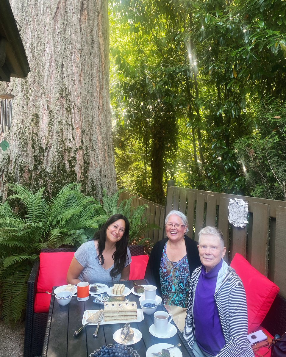 T’was a lovely time! Sareh invited Jonina and me to a celebratory lunch for her first book, Pistachios in my Pocket. Jonina and I worked with her on this compelling manuscript in The Writer’s Studio. Congrats, Sareh! 🥳