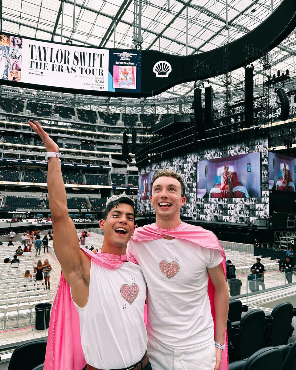 taylornation13's tweet photo. 53 shows, 20 cities, 10 Eras, 5 months, and 1 thing’s for sure… the first leg of #TSTheErasTour presented by @CapitalOne left a permanent mark. https://t.co/TlWEKDUnOD
