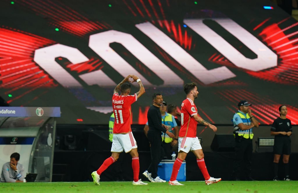 85 x 84

Benfica volta a isolar-se como o clube português com mais troféus oficiais. :)