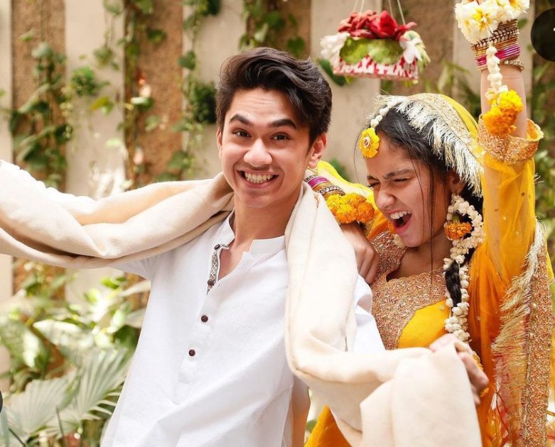 parindayyy__'s tweet image. Yaar ye dono itne pyare kiyun hai????
Mashaallah mashaallah mashaallah ❤️🕊️

#Mayiri #SamarAbbas #Ainaasif #arydigital