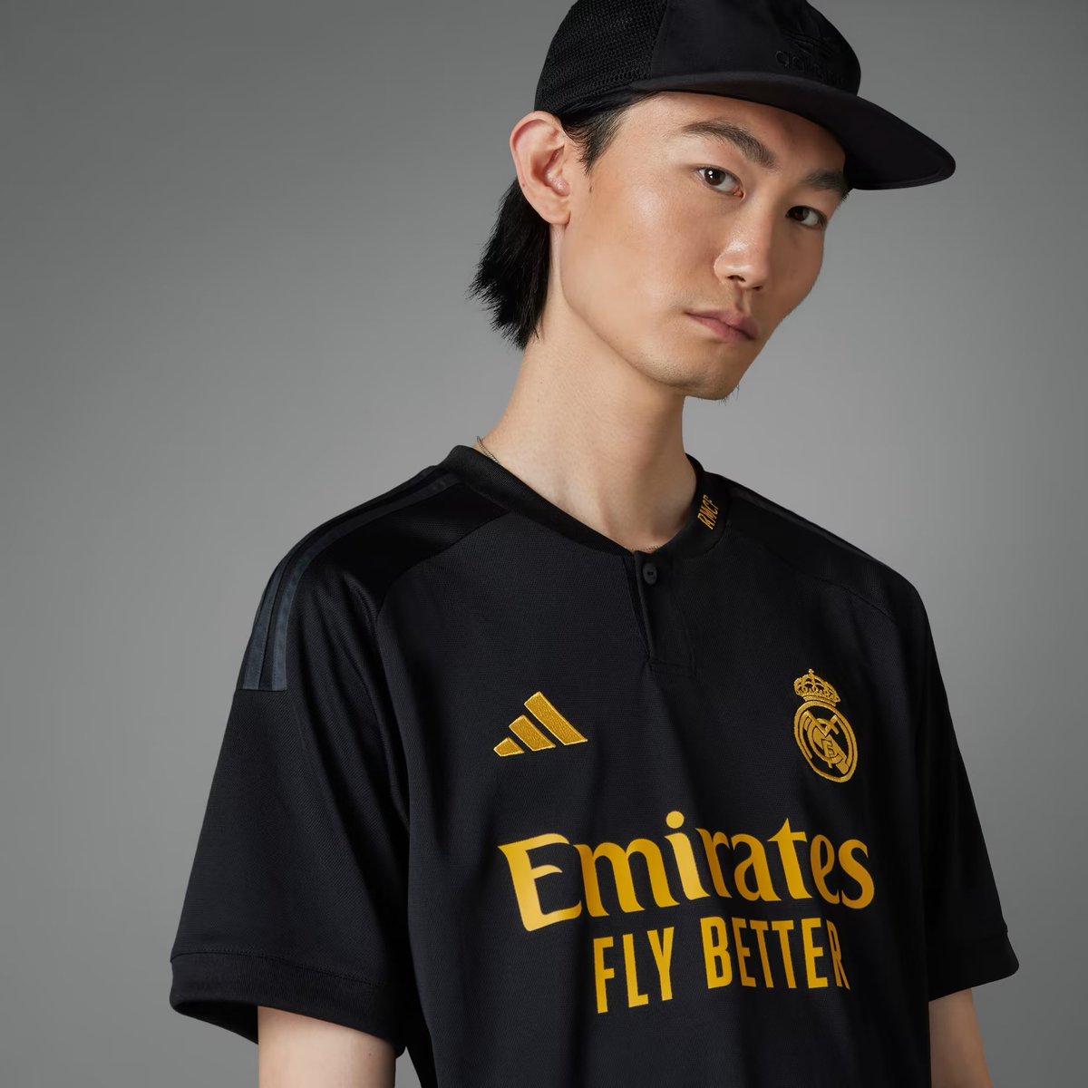 theMadridZone's tweet photo. 🚨| Real Madrid third kit is out and on sale by Adidas in some countries. 👕⚫️🟠 https://t.co/3bjJ8Ube9T