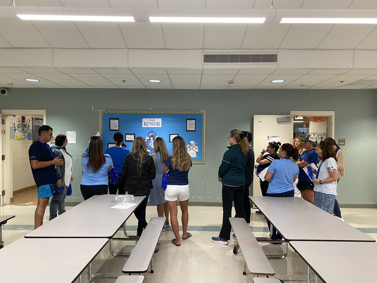 sharongator1's tweet photo. @WPEUnicorns house leaders spent time teaching house staff members all about house history and chants. We are so excited about this year. @SLLpbc @KristenRulison @RiemerBarbara @LeadingVictory https://t.co/diN0ShHFOw