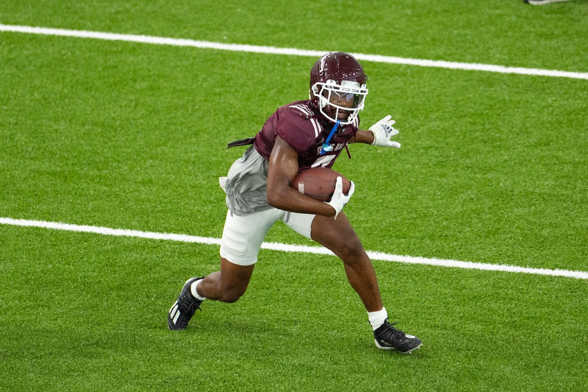 AggieFootball's tweet photo. great day to have a great day 👍

#GigEm https://t.co/vPpqg5sfIo