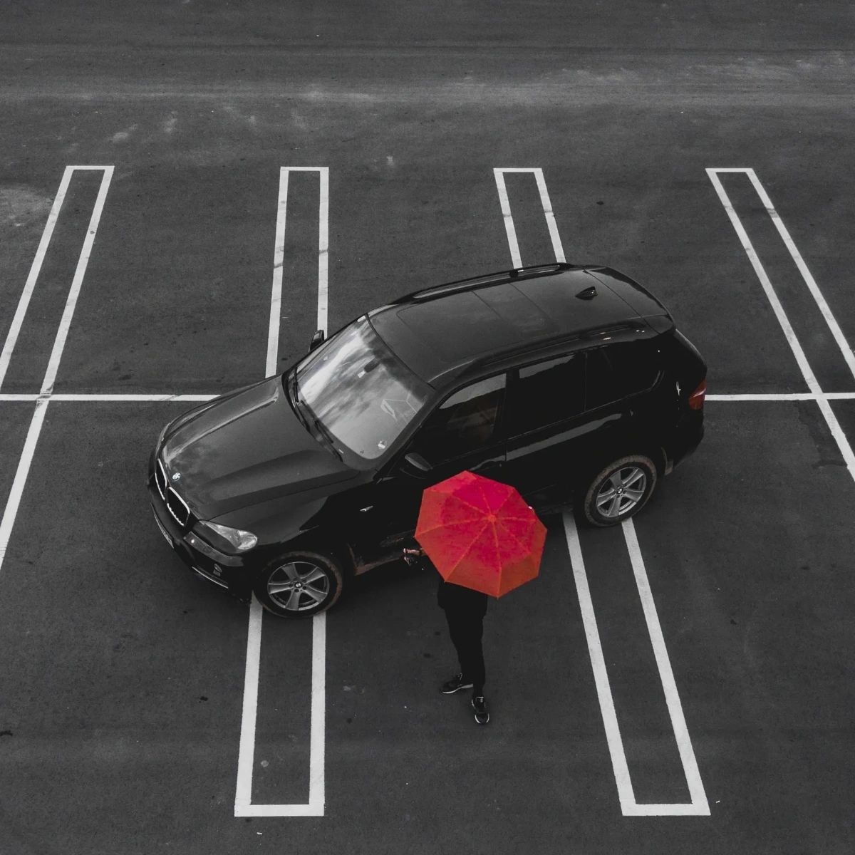 MoreJoy_Auto's tweet photo. Car problems or bad weather can happen at any moment. What do you keep in an emergency kit in your vehicle? https://t.co/Cc0fRTNgeb