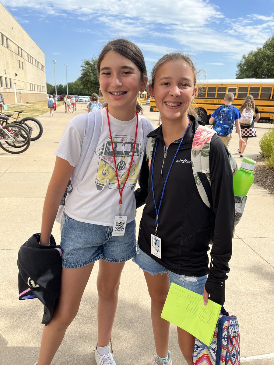 DowningMS's tweet image. This was one of the best 1st days of school in Diamondback history! Thank you to the awesome cheerleaders for greeting everyone this morning with a smile! We can&apos;t wait to do it again tomorrow! We ❤️ our students! #WeAreCDMS #LISDB2S23 #OneLISD