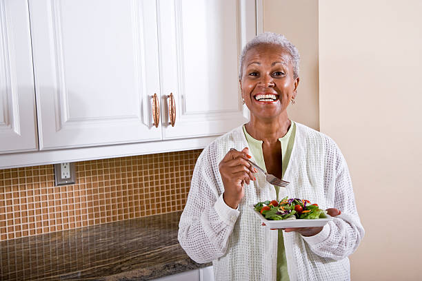 AppliedHomeCare's tweet photo. As people age, it's essential to focus on a balanced and nutrient-rich diet. Fruits, vegetables, lean proteins, and whole grains can help maintain healthy weight, manage chronic conditions, and boost the immune system! https://t.co/7QCR6Bjhj4