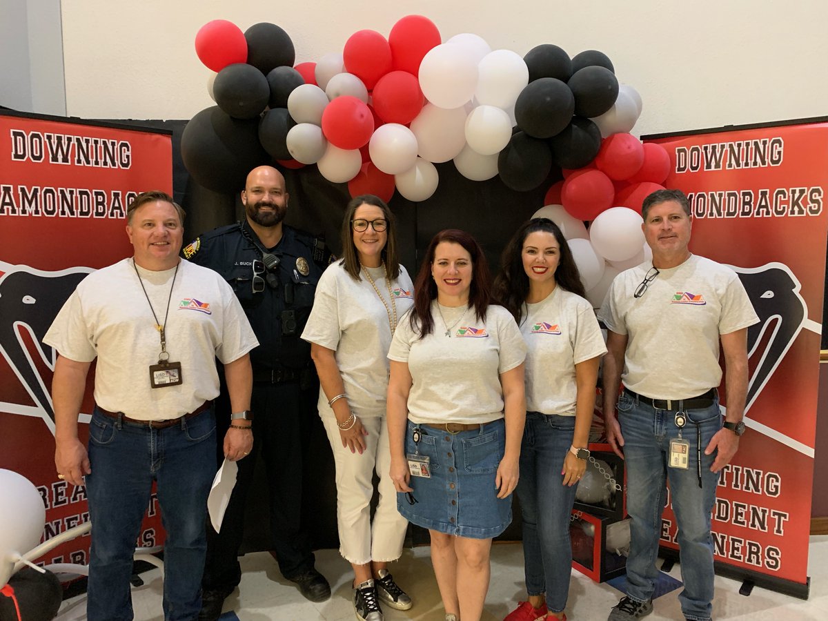 DowningMS's tweet image. This was one of the best 1st days of school in Diamondback history! Thank you to the awesome cheerleaders for greeting everyone this morning with a smile! We can&apos;t wait to do it again tomorrow! We ❤️ our students! #WeAreCDMS #LISDB2S23 #OneLISD