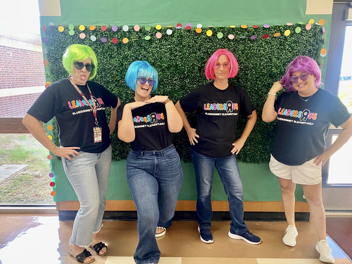 Leaders R Us: Where a kid can be a leader and a kid! 4th grade is ready to rock - love this goofy team of mine!
❤️🦁