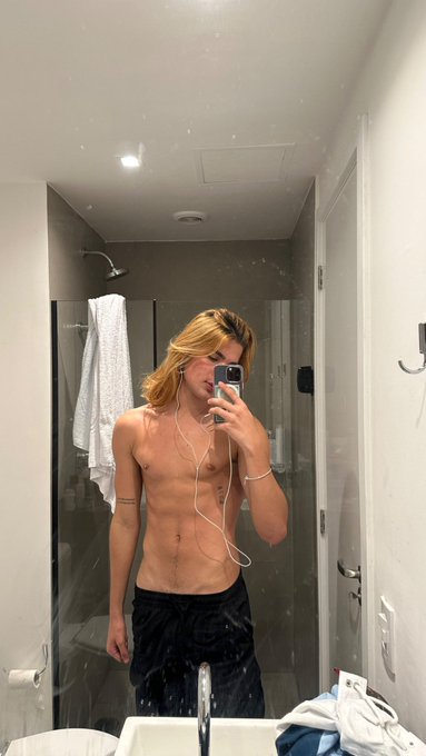 Boa noite vidas 🔥 https://t.co/e766C7GgmV