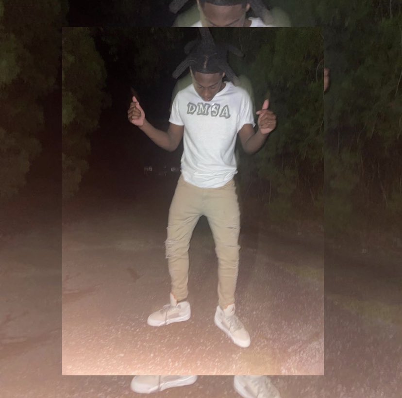 dmsashop's tweet photo. The perfect birthday fit isn’t complete without DMSA 🖤🎉🥳

Shop the graphic tee collection 🛍 https://t.co/MNDvKHwxog