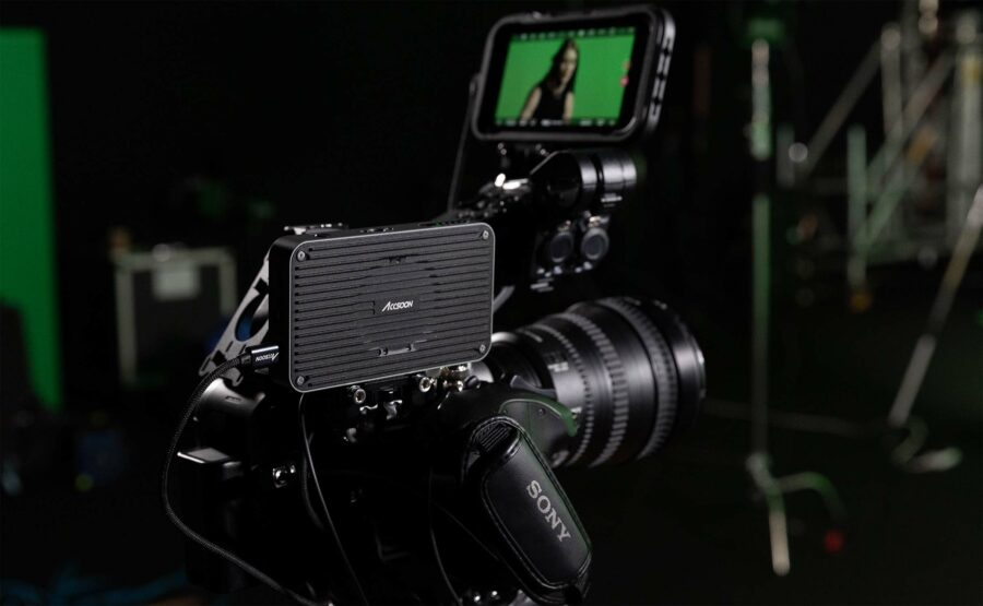 pergear_japan's tweet photo. 【ACCSOON SeeMo Pro カメラモニター】
発売開始🎉
✨HD SDI・HDMI信号サポート
✨MFI認証取得 iPhone/iPadに電力供給可能
詳細はこちら👇
Pergear公式:https://t.co/MZnLIlrO4m
Amazon:https://t.co/iREpdCRFPN
#Accsoon #SeeMo
#Pergear
#カメラモニター
#ガジェット https://t.co/KlNtxUspOB