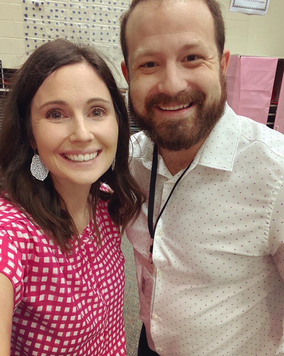 AtascocitaChoir's tweet photo. Great first day for AHS Choir and we are so excited to have Mr. Szoeke! Looking forward to an amazing year! ๐คฉ #atascocitachoir #unitedwesing #firstdayphoto #humbleisdfinearts #humbleisdfamily @HumbleISD @HumbleISD_Arts @HumbleISD_AHS @WLMSChoir @tigerchoirs https://t.co/WKxGvTduZP