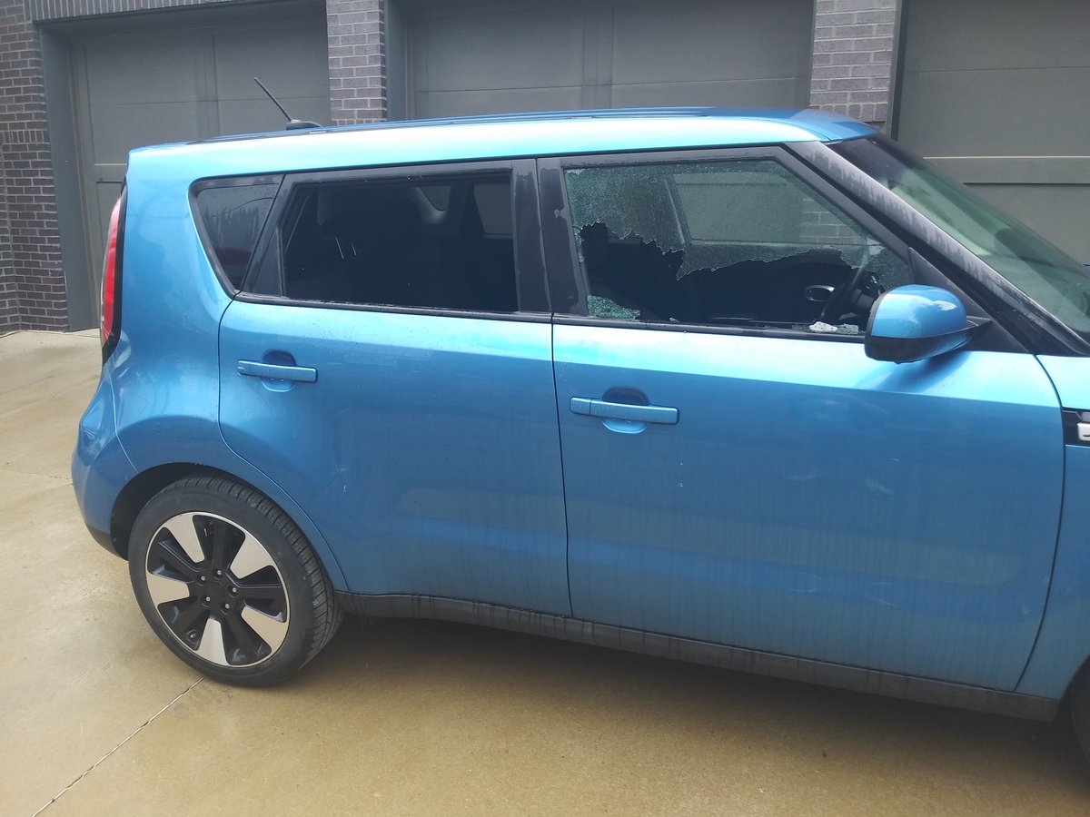 Holmesblazer's tweet photo. @Kia is there a reason why the theft deterrent you shipped for me has no ETA or tracking number? Probably would have been nice to have in my work parking lot in the middle of the day. https://t.co/uSIu5vjqsj