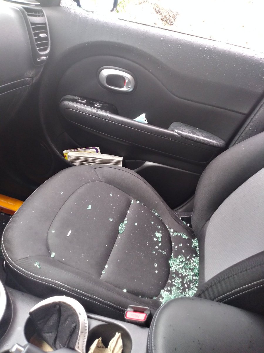 Holmesblazer's tweet photo. @Kia is there a reason why the theft deterrent you shipped for me has no ETA or tracking number? Probably would have been nice to have in my work parking lot in the middle of the day. https://t.co/uSIu5vjqsj
