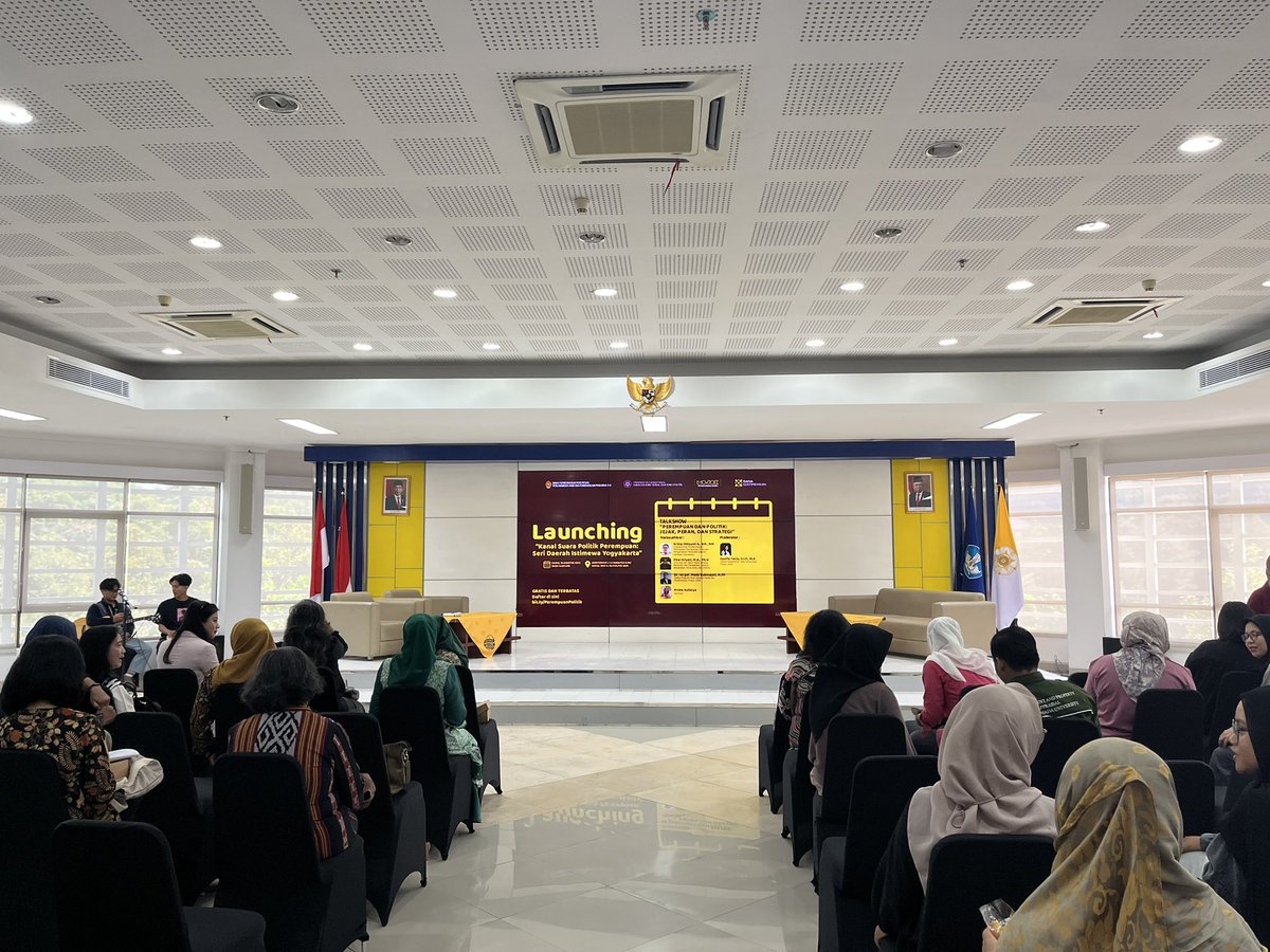 fisipolugm_'s tweet image. Coba absen siapa nih yang udah di sini? 🙌🙌

#KanalPolitikPerempuan #FisipolUGM