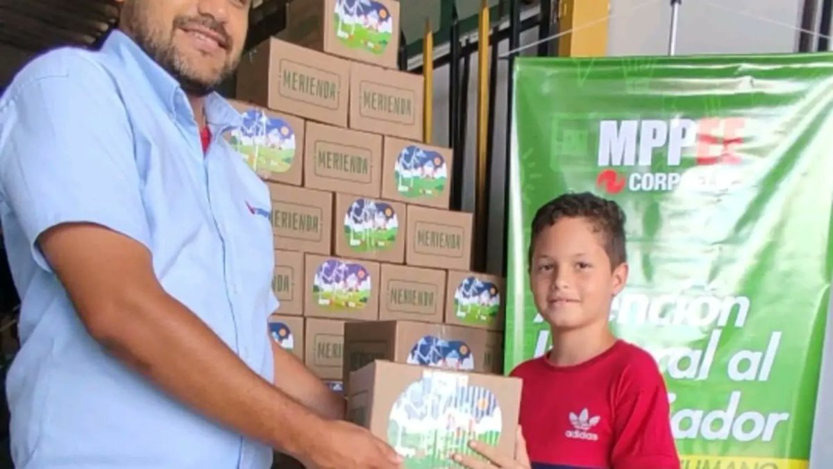 CORPOELECBAR_'s tweet image. En #Barinas fueron entregados 499 Kits de Meriendas a los hijos de la fuerza trabajadora de @CorpoelecInfo, una iniciativa desarrollada por el @mppeevzla y #Asoelec para que los niños del sector eléctrico puedan disfrutar de deliciosos alimentos.