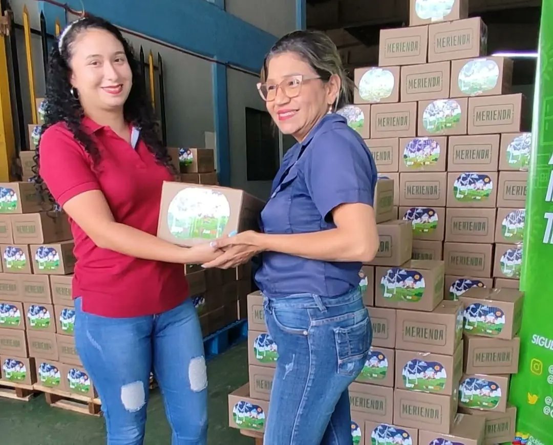 CORPOELECBAR_'s tweet image. En #Barinas fueron entregados 499 Kits de Meriendas a los hijos de la fuerza trabajadora de @CorpoelecInfo, una iniciativa desarrollada por el @mppeevzla y #Asoelec para que los niños del sector eléctrico puedan disfrutar de deliciosos alimentos.