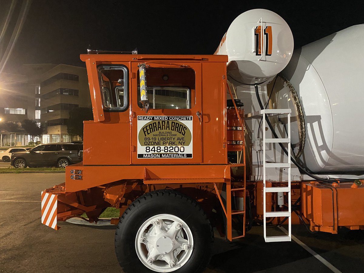 CryptoCriminal5's tweet photo. Rest In Peace, Joe Senior #FerraraBros
“Its NOT a cement truck,its a CONCRETE truck” Yon don’t get to be the number 1 concrete producer in #NYC without being that guy. #Teamsters #Local282 #CraneCarrier #IYKYK 💪🏽💪🏽 https://t.co/YDSJ7Iztm4