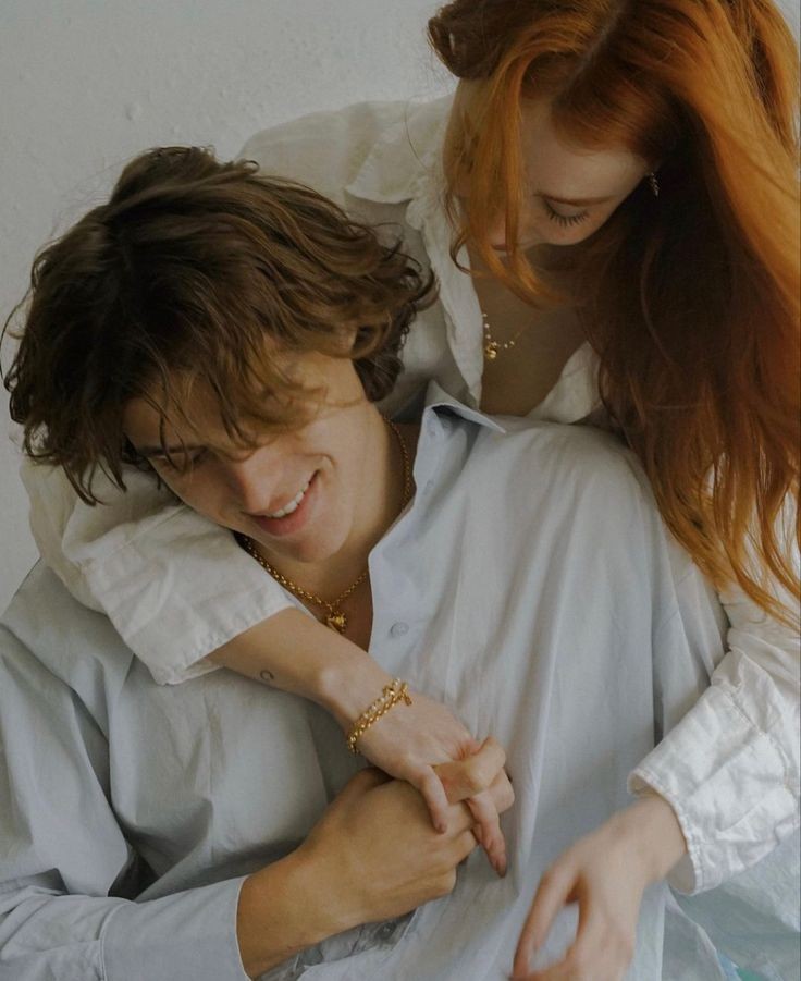 𝐀 gente se conhece a bastante tempo, e eu finalmente disse o tão esperado "sim!" com toda a felicidade do mundo eu me aceito namorar com você, independente de qualquer fase, eu quero ficar do seu lado, eu te amo tanto que você nem imagina. Obrigada, meu amor. 🤍