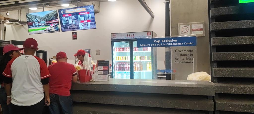 infraxp's tweet photo. No sirve de nada ser cliente @Citibanamex @HarpEstadio si los vendedores no te aceptan con tu tarjeta... pésimo servicio https://t.co/9NcWmaFrBQ