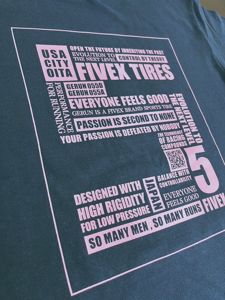 mitekl's tweet photo. 先ほどFIVEXオリジナルTシャツが納品されました!
背面プリントのTシャツになります
室内でスマホ撮影した画像だと本来の色が伝わりづらいのですが…💦
インディゴ×ピンク が社内では男女問わず人気です
#fivex
#ファイベックス
#オリジナルTシャツ
#mitekl
#グラフィックデザイン
#宇佐市 https://t.co/OfcTZUz5Iy